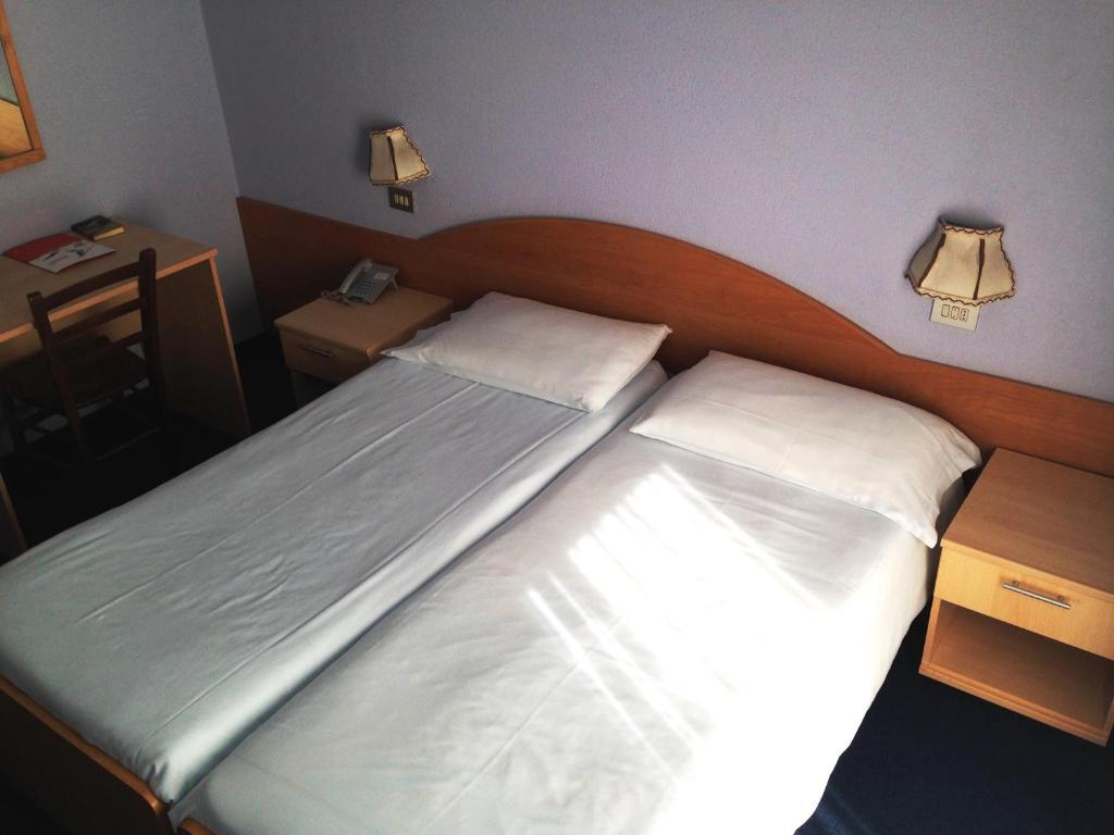 Hotel Alaska Ливиньо Екстериор снимка