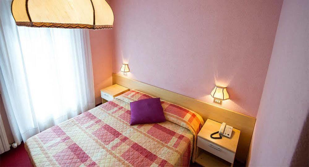 Hotel Alaska Ливиньо Екстериор снимка