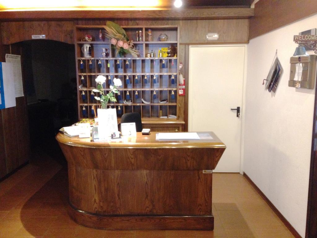 Hotel Alaska Ливиньо Екстериор снимка